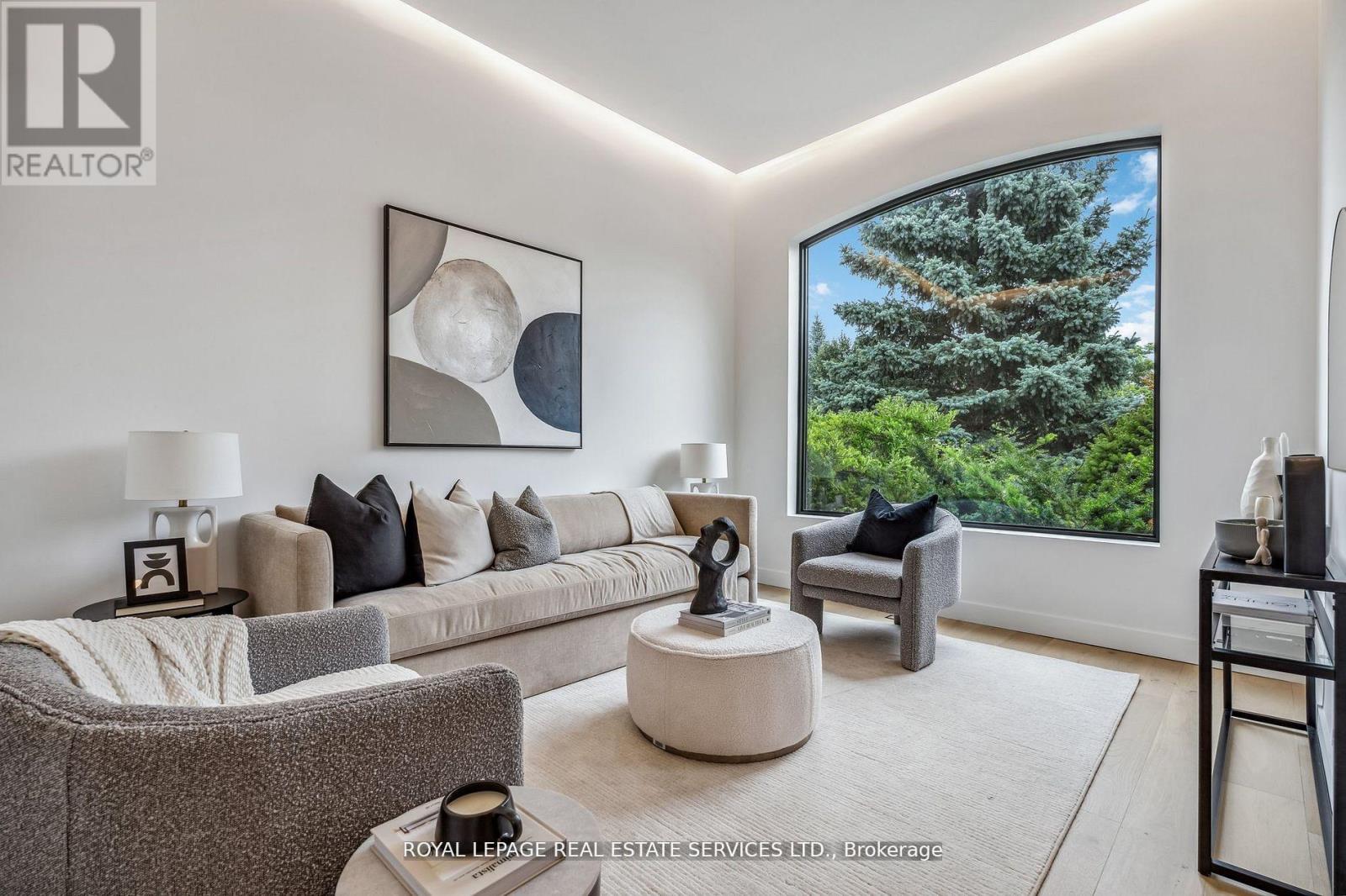 1657 Glenvista Drive, Oakville, Ontario  L6H 6K6 - Photo 5 - W12681104