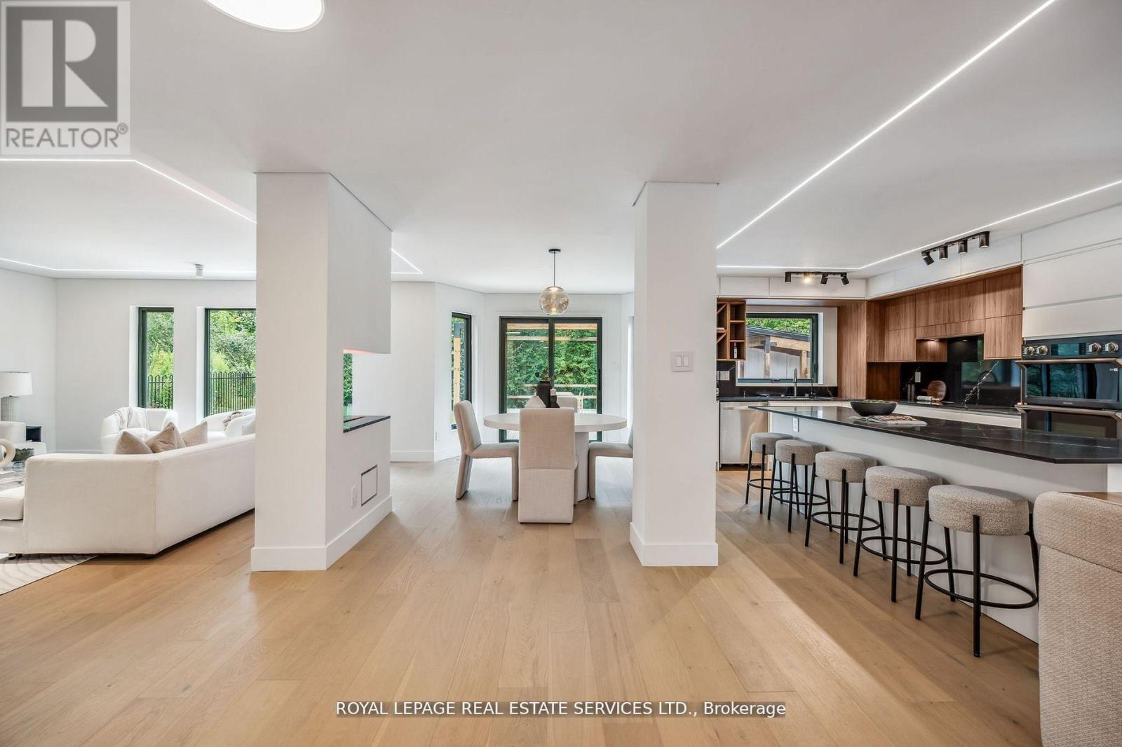 1657 Glenvista Drive, Oakville, Ontario  L6H 6K6 - Photo 6 - W12681104