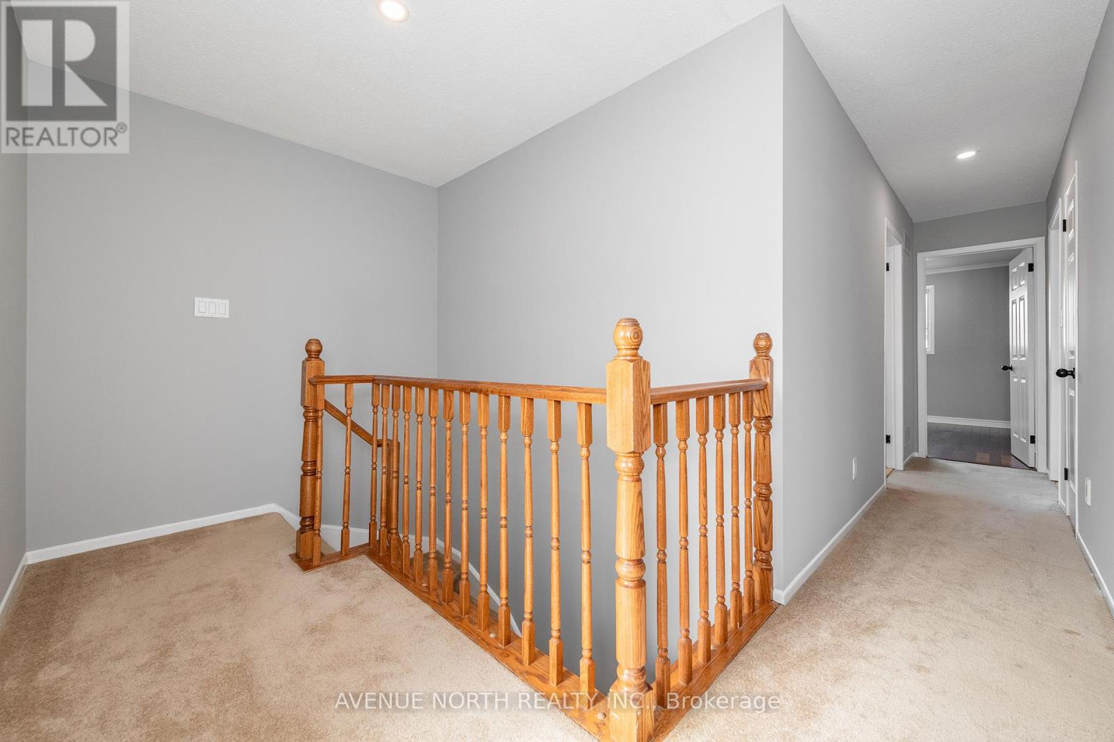 2 Chickasaw Crescent, Ottawa, Ontario  K2M 1M3 - Photo 24 - X12401058