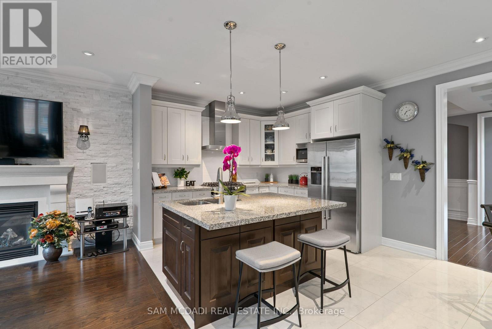 2469 Chateau Common, Oakville, Ontario  L6M 0S1 - Photo 12 - W12681150