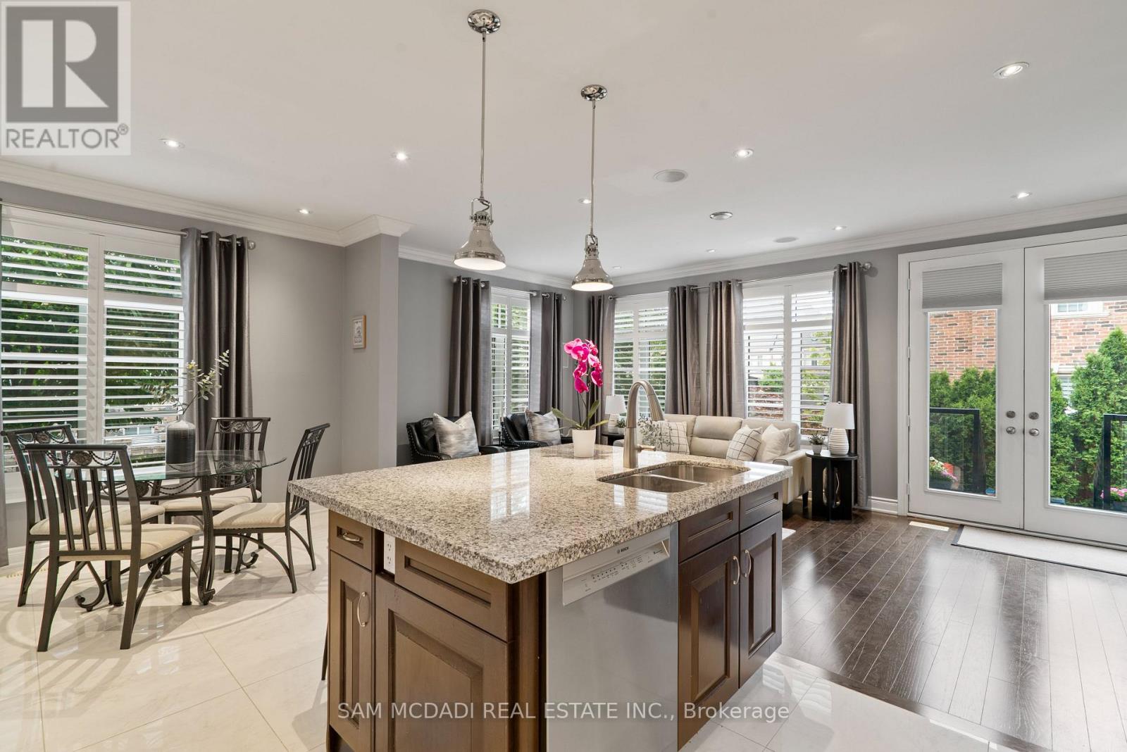 2469 Chateau Common, Oakville, Ontario  L6M 0S1 - Photo 14 - W12681150