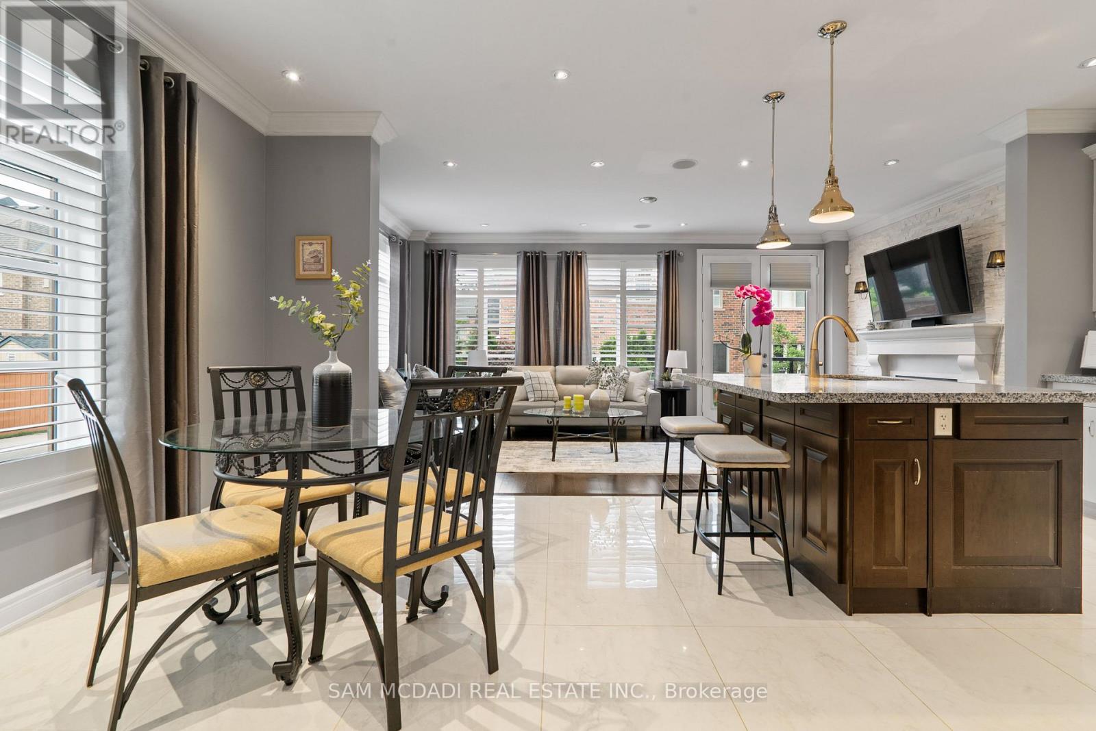 2469 Chateau Common, Oakville, Ontario  L6M 0S1 - Photo 15 - W12681150