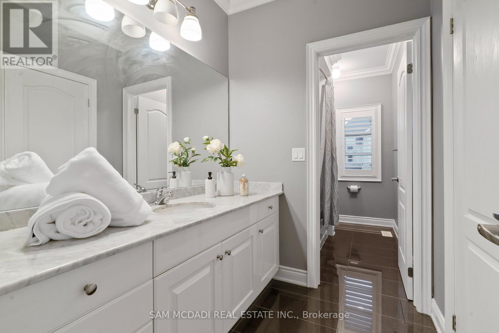 2469 Chateau Common, Oakville, Ontario  L6M 0S1 - Photo 27 - W12681150