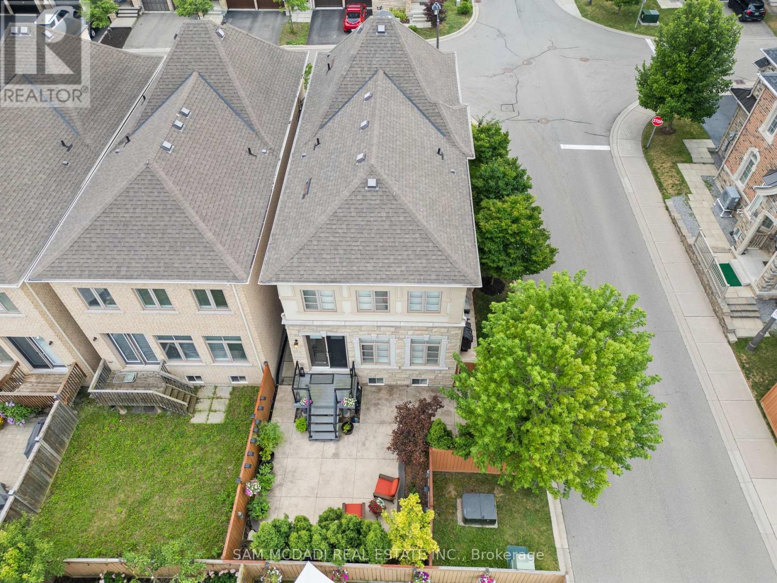 2469 Chateau Common, Oakville, Ontario  L6M 0S1 - Photo 39 - W12681150