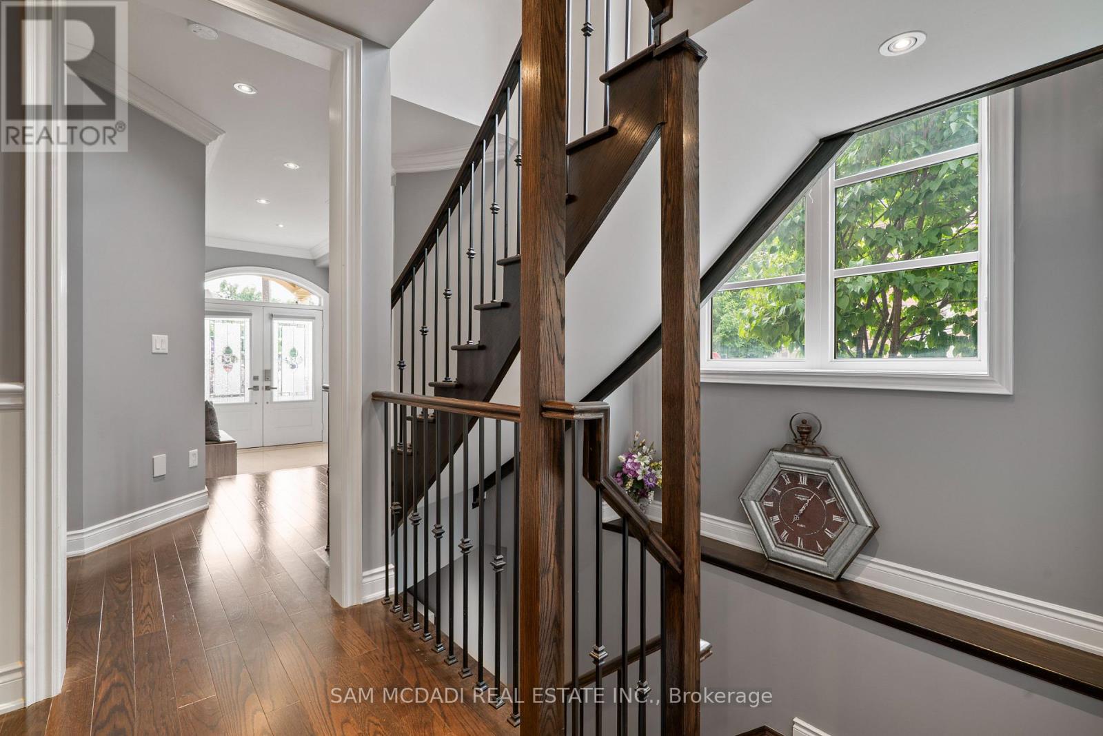 2469 Chateau Common, Oakville, Ontario  L6M 0S1 - Photo 5 - W12681150