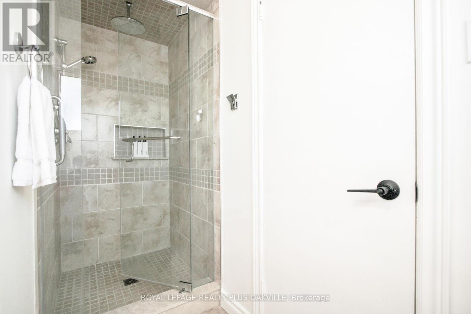 1303 Henley Place, Oakville, Ontario  L6H 2W1 - Photo 29 - W12681176