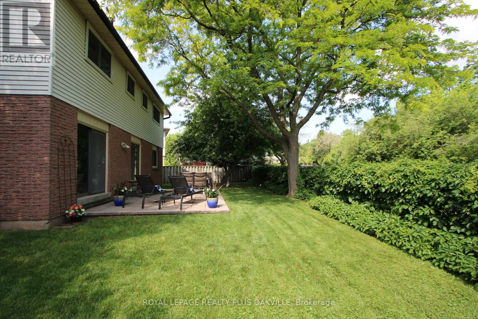 1303 Henley Place, Oakville, Ontario  L6H 2W1 - Photo 37 - W12681176
