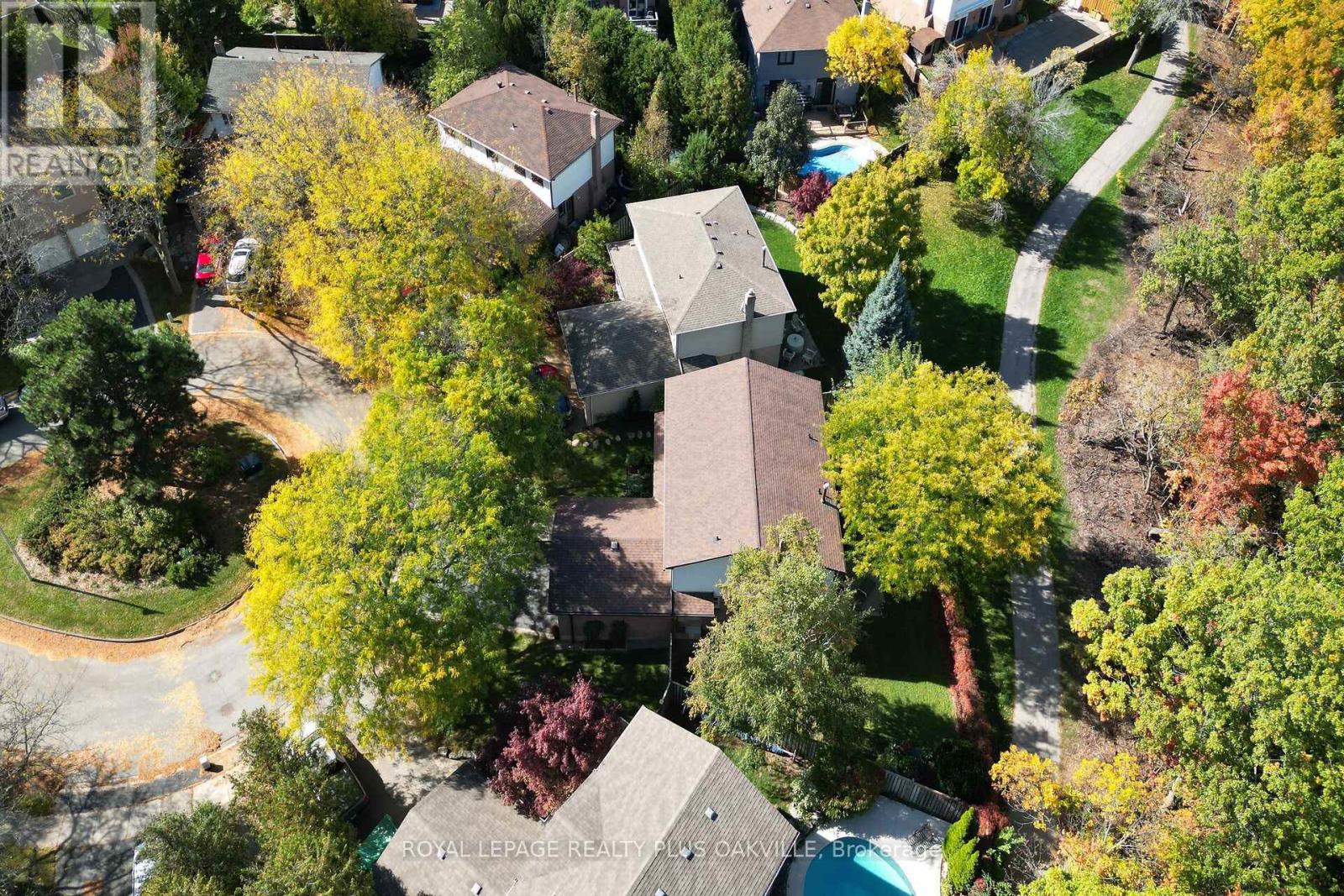 1303 Henley Place, Oakville, Ontario  L6H 2W1 - Photo 45 - W12681176