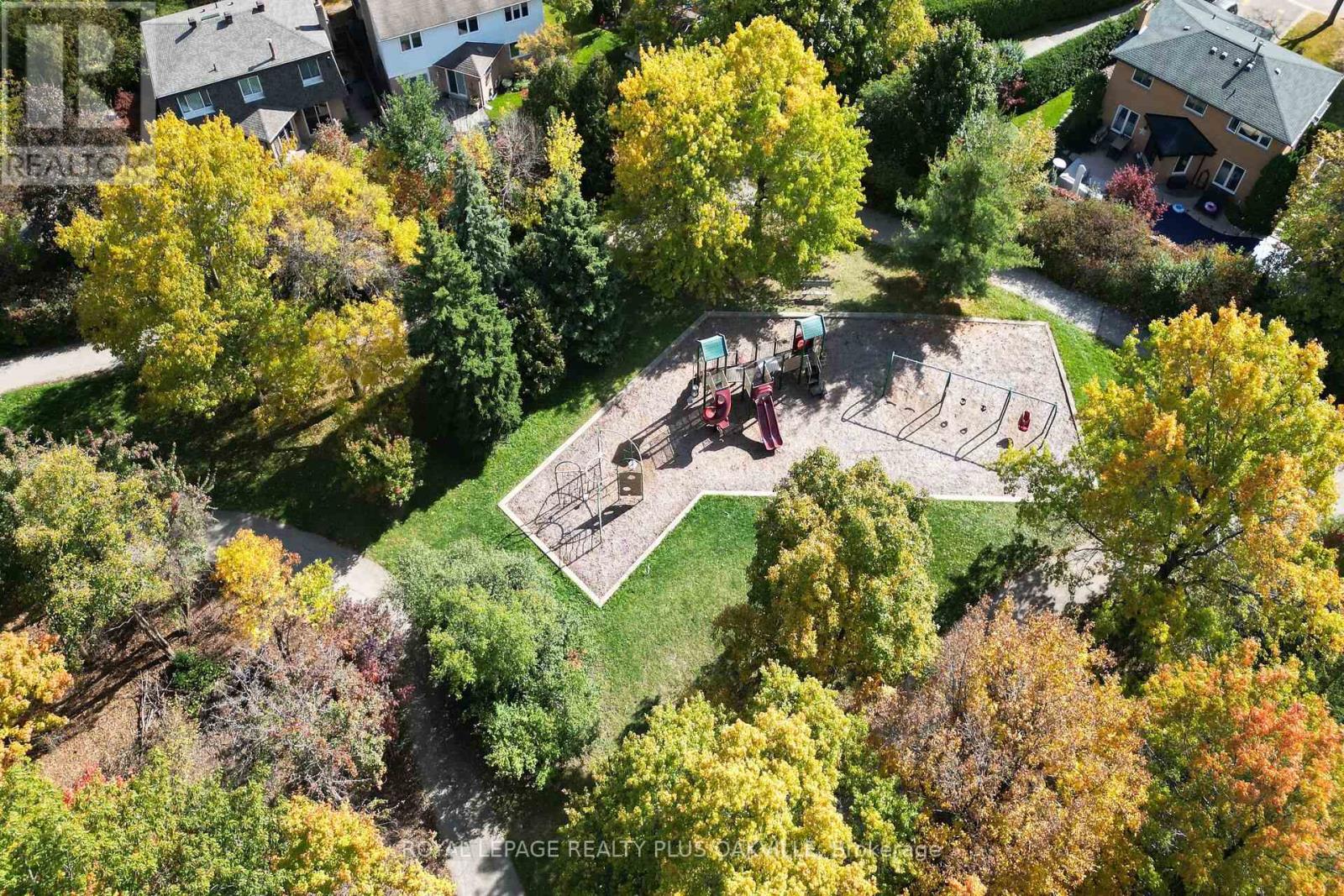 1303 Henley Place, Oakville, Ontario  L6H 2W1 - Photo 47 - W12681176