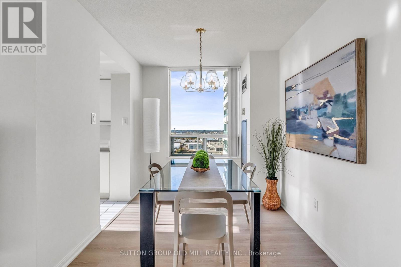 1505 - 550 Webb Drive, Mississauga, Ontario  L5B 3Y4 - Photo 10 - W12681184