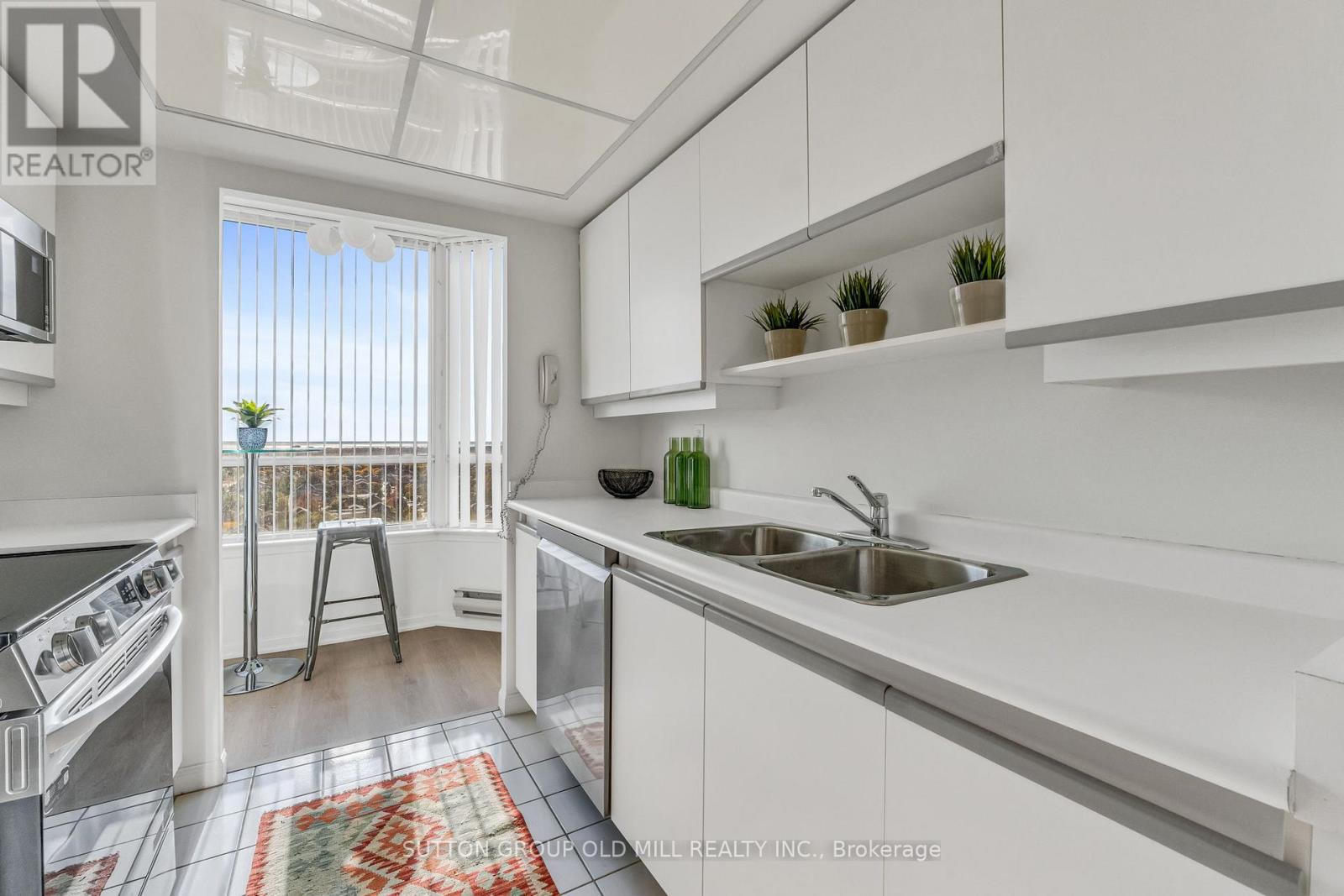 1505 - 550 Webb Drive, Mississauga, Ontario  L5B 3Y4 - Photo 14 - W12681184