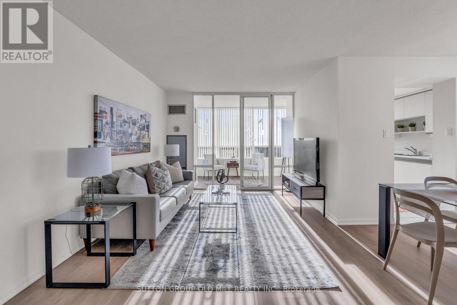 1505 - 550 Webb Drive, Mississauga, Ontario  L5B 3Y4 - Photo 3 - W12681184