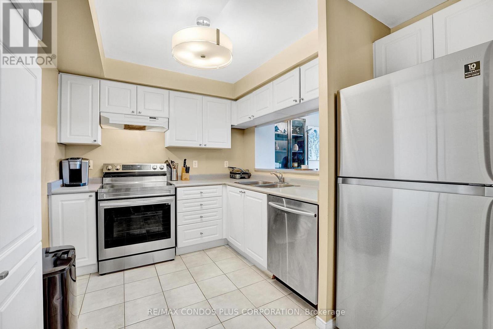 302 - 190 Manitoba Street, Toronto, Ontario  M8Y 3Y8 - Photo 8 - W12681202