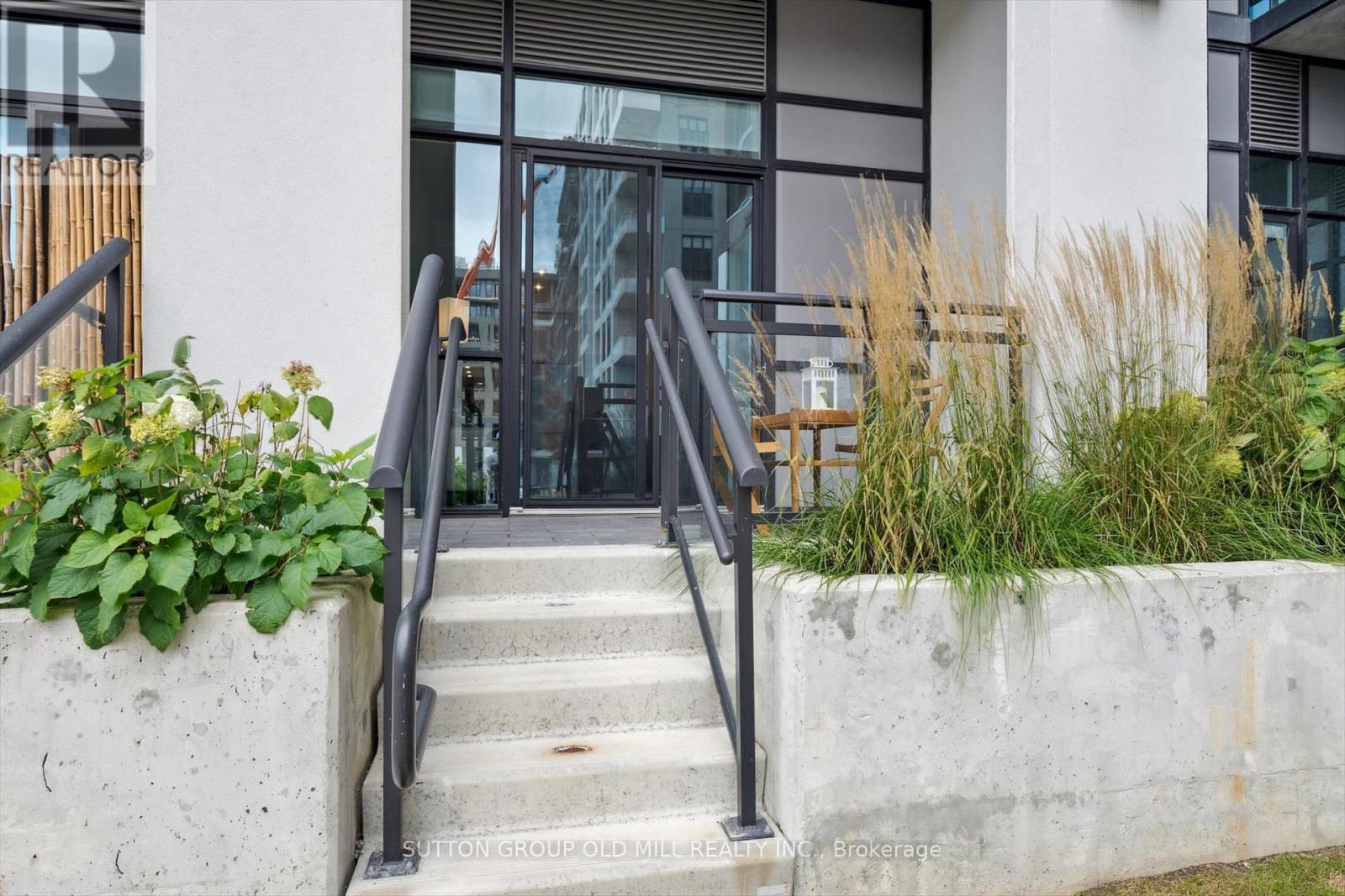 101 - 25 NEIGHBOURHOOD LN. 1 LANE, Toronto, Ontario