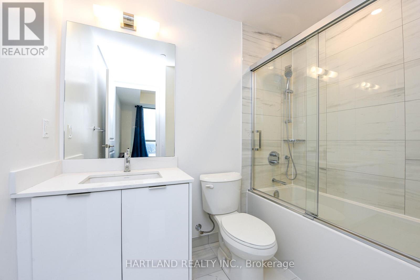 1401 - 204 Burnhamthorpe Road E, Mississauga, Ontario  L5A 0B3 - Photo 11 - W12681214