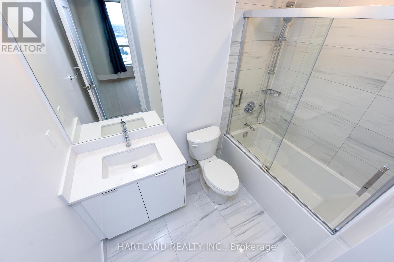 1401 - 204 Burnhamthorpe Road E, Mississauga, Ontario  L5A 0B3 - Photo 12 - W12681214