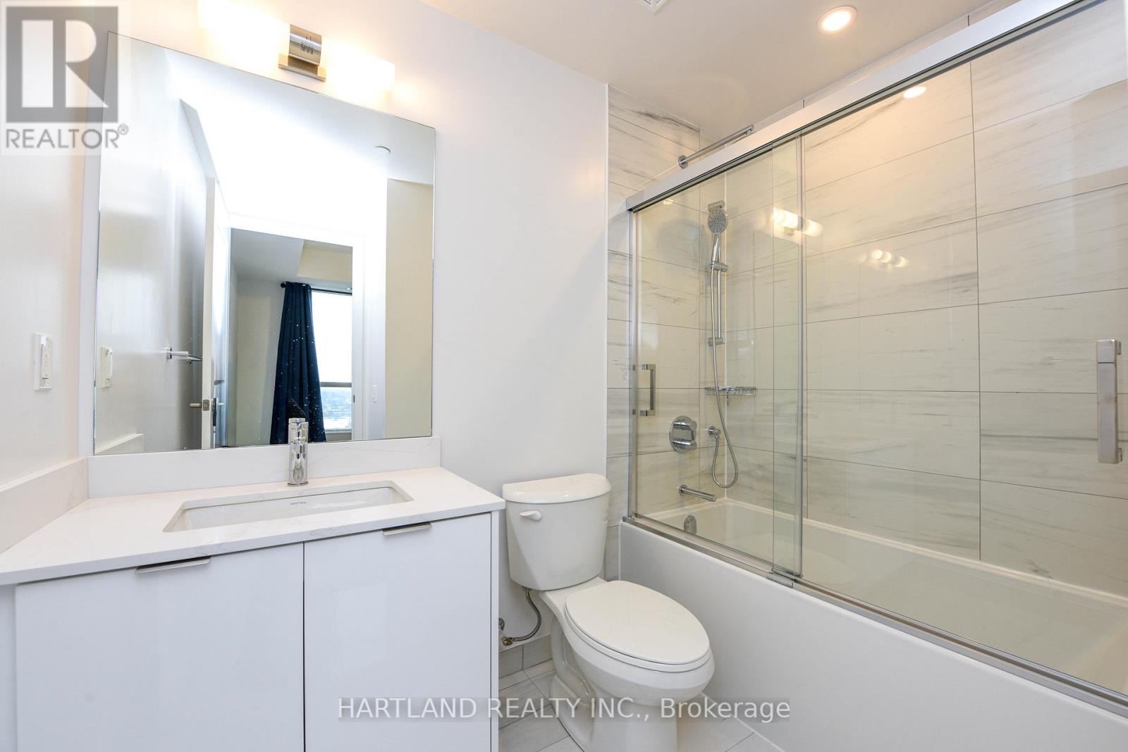 1401 - 204 Burnhamthorpe Road E, Mississauga, Ontario  L5A 0B3 - Photo 13 - W12681214