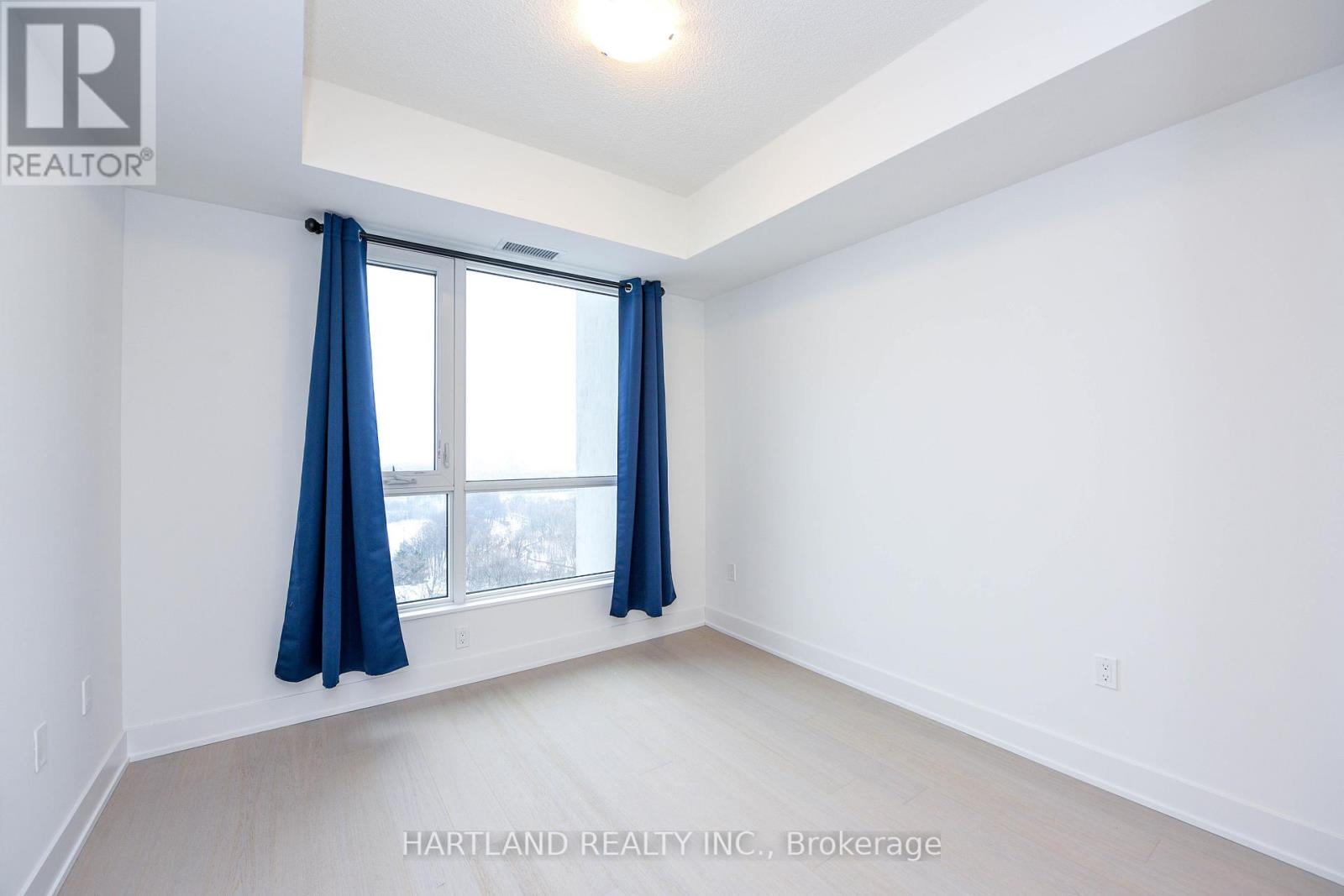 1401 - 204 Burnhamthorpe Road E, Mississauga, Ontario  L5A 0B3 - Photo 16 - W12681214