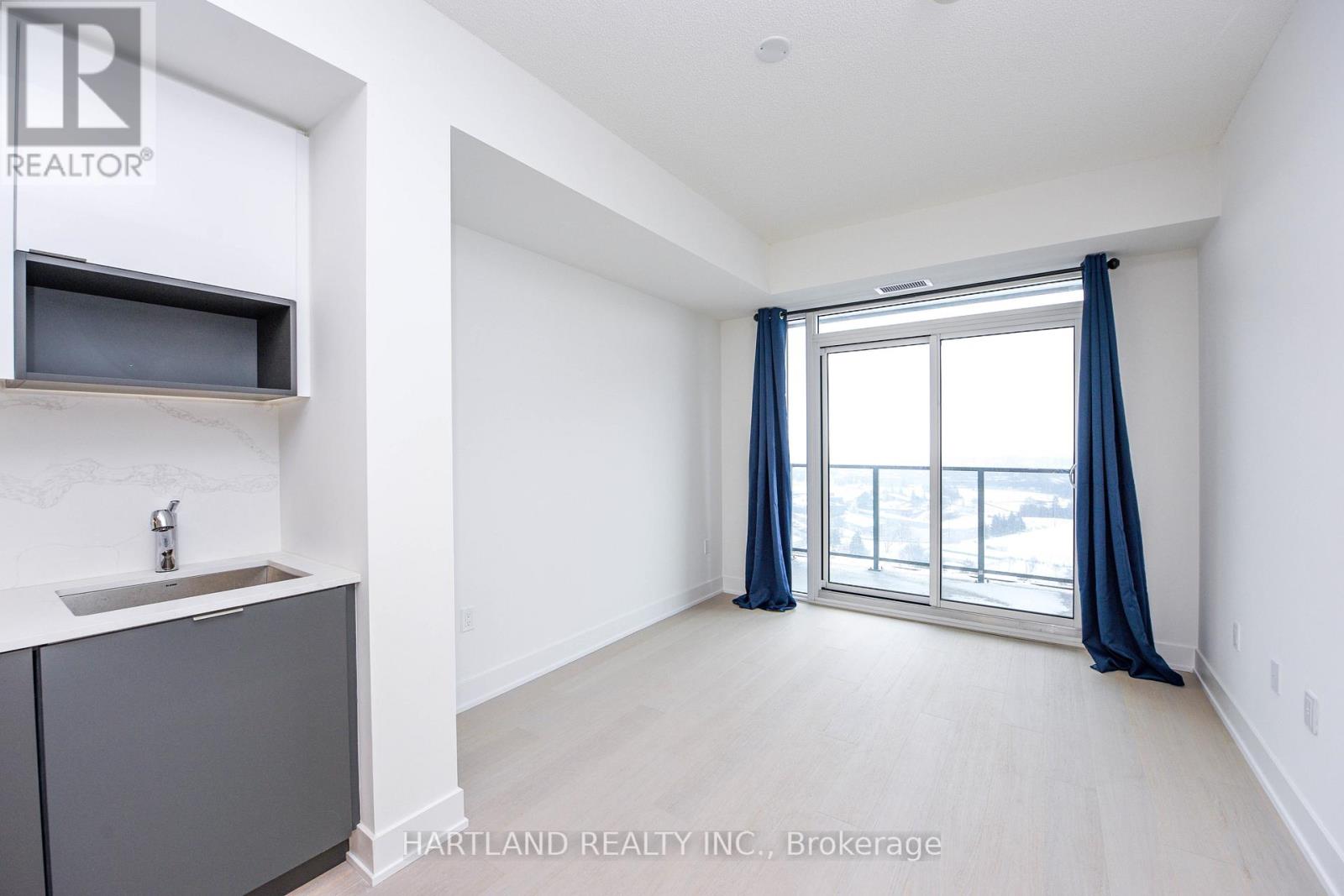 1401 - 204 Burnhamthorpe Road E, Mississauga, Ontario  L5A 0B3 - Photo 18 - W12681214