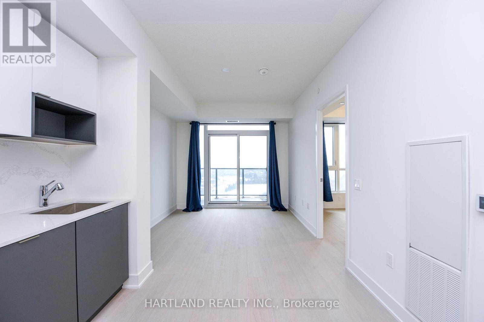 1401 - 204 Burnhamthorpe Road E, Mississauga, Ontario  L5A 0B3 - Photo 20 - W12681214