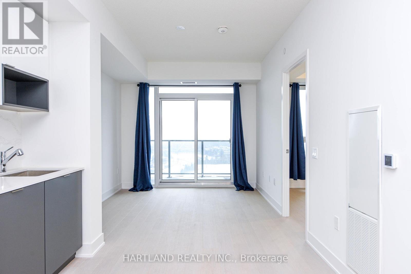 1401 - 204 Burnhamthorpe Road E, Mississauga, Ontario  L5A 0B3 - Photo 21 - W12681214