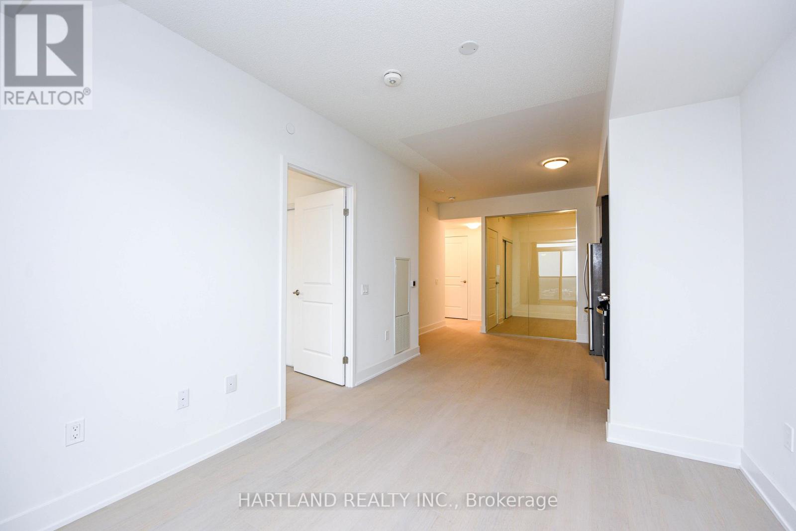 1401 - 204 Burnhamthorpe Road E, Mississauga, Ontario  L5A 0B3 - Photo 23 - W12681214