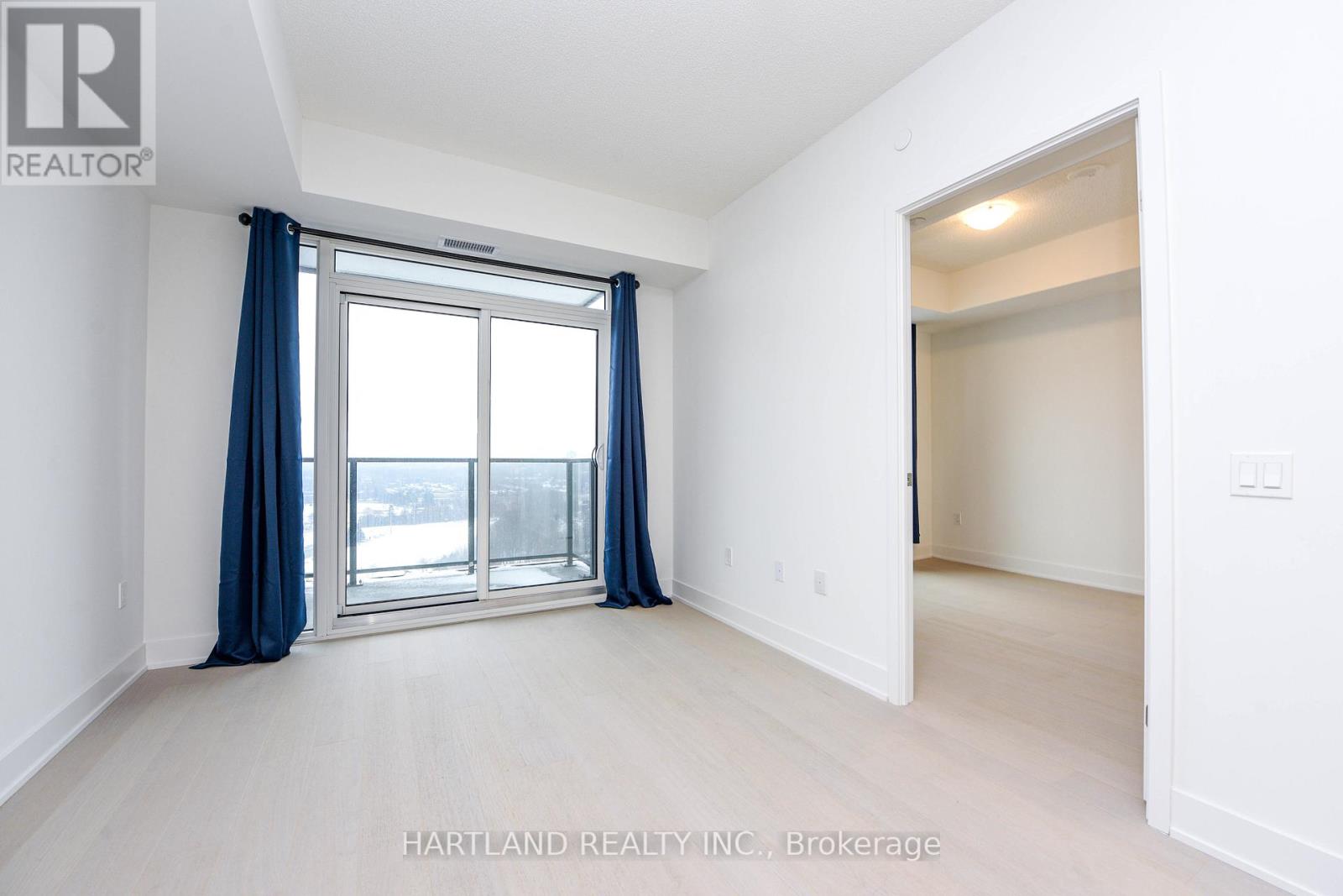 1401 - 204 Burnhamthorpe Road E, Mississauga, Ontario  L5A 0B3 - Photo 24 - W12681214