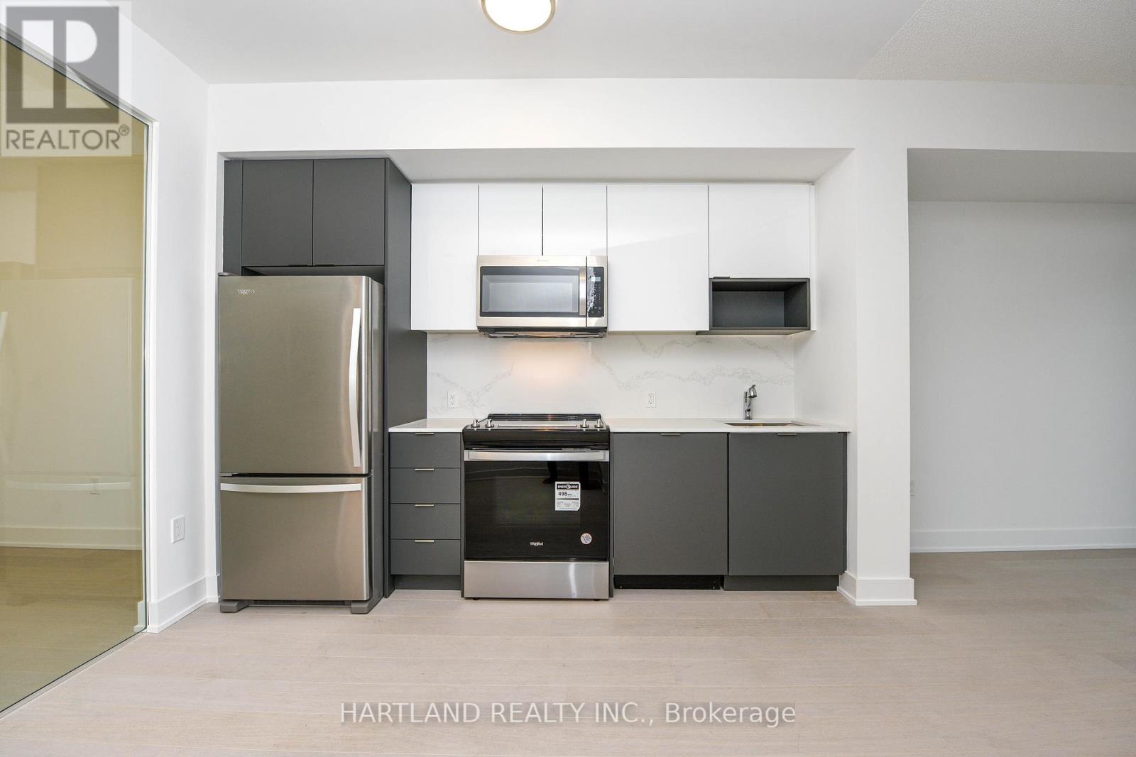 1401 - 204 Burnhamthorpe Road E, Mississauga, Ontario  L5A 0B3 - Photo 26 - W12681214