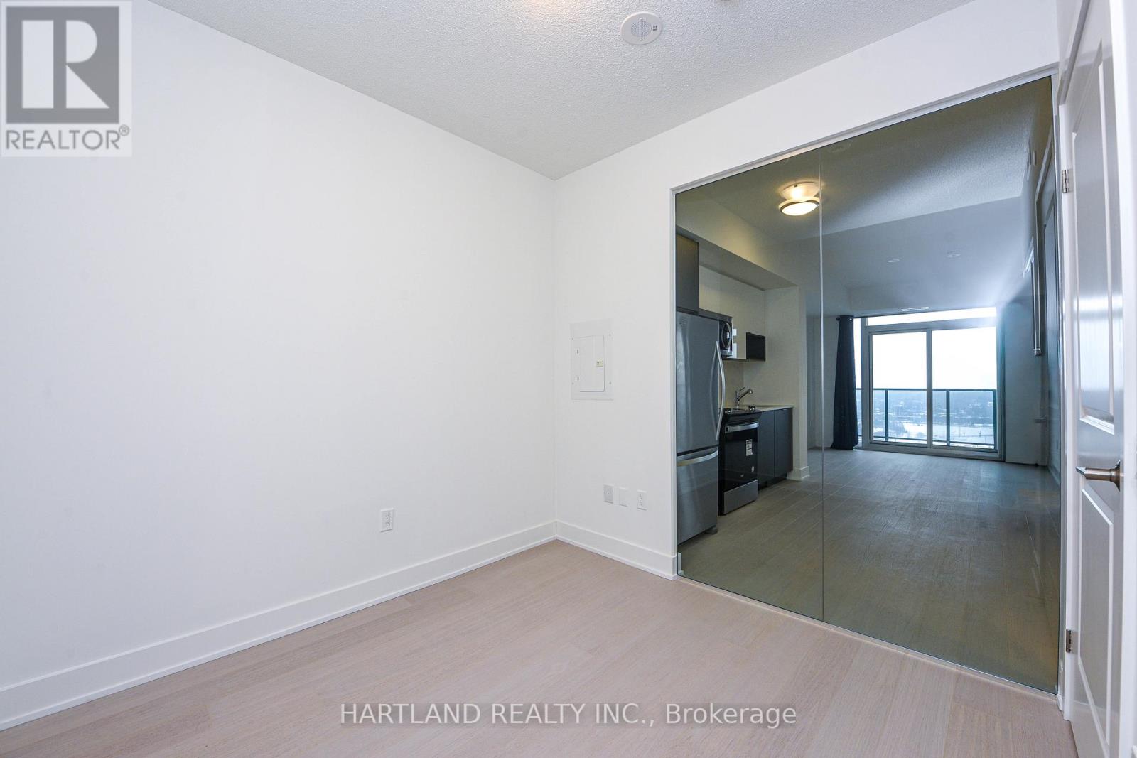 1401 - 204 Burnhamthorpe Road E, Mississauga, Ontario  L5A 0B3 - Photo 32 - W12681214