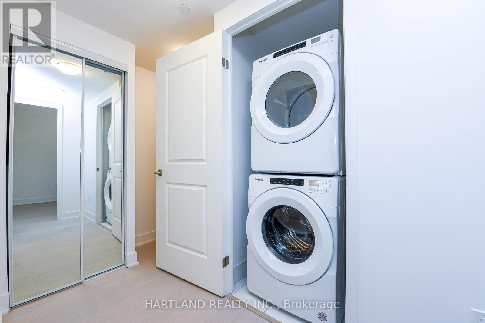 1401 - 204 Burnhamthorpe Road E, Mississauga, Ontario  L5A 0B3 - Photo 34 - W12681214