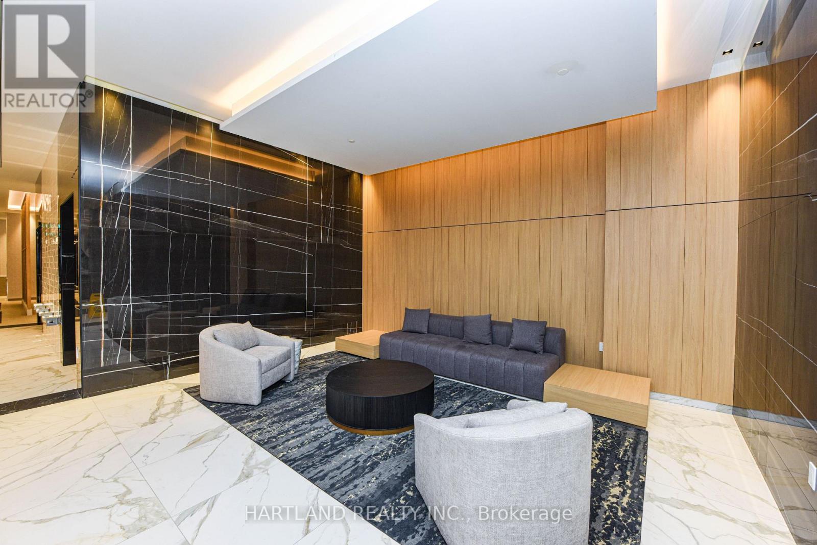 1401 - 204 Burnhamthorpe Road E, Mississauga, Ontario  L5A 0B3 - Photo 5 - W12681214