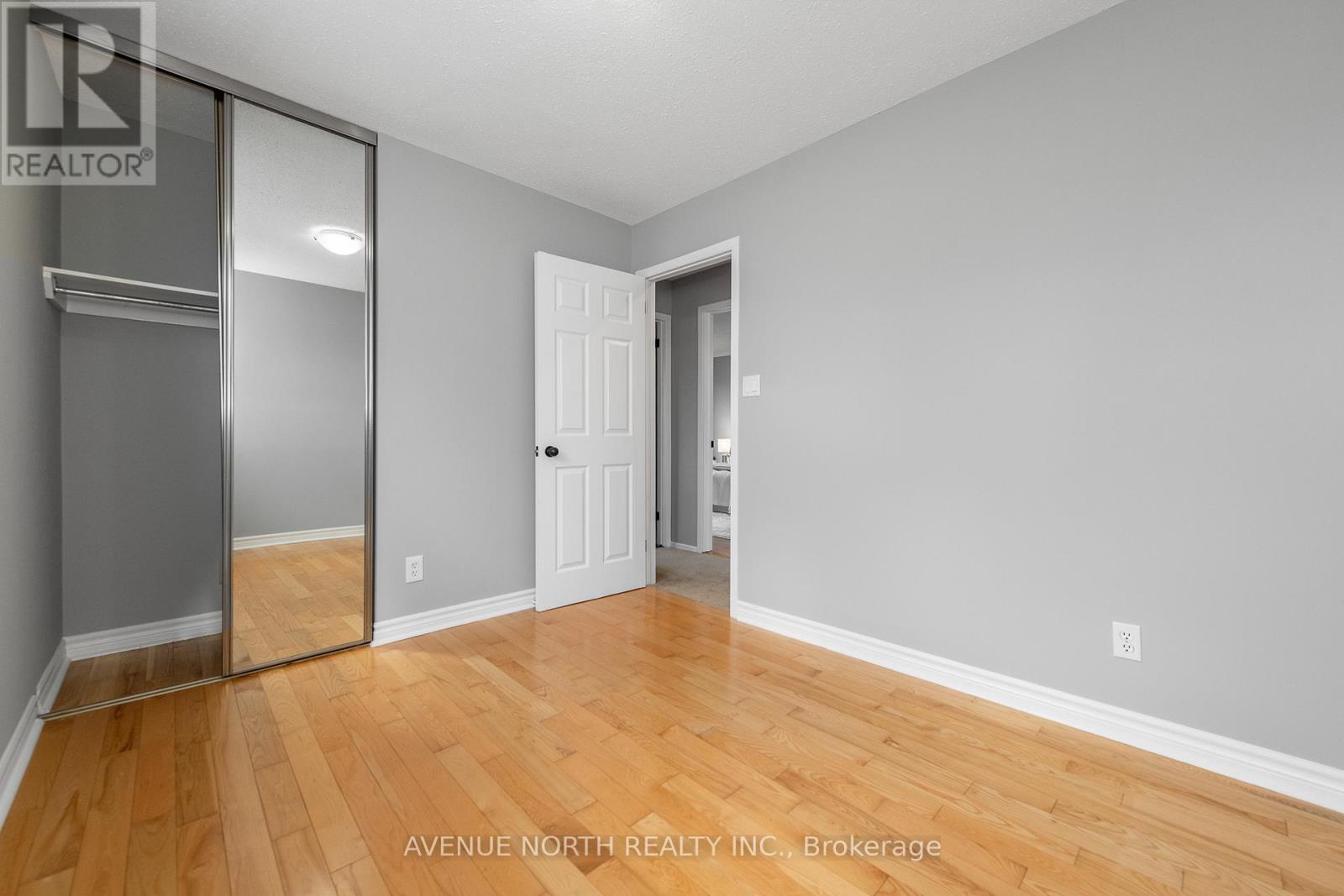 2 Chickasaw Crescent, Ottawa, Ontario  K2M 1M3 - Photo 36 - X12401058