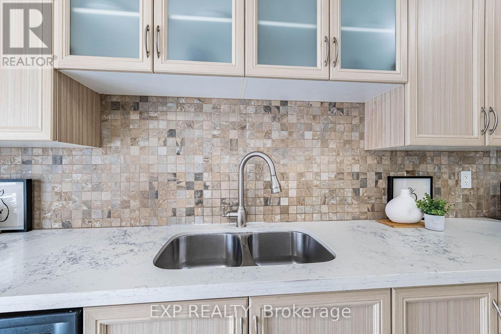 22 Snowdrift Trail, Brampton, Ontario  L6R 3K2 - Photo 19 - W12681230