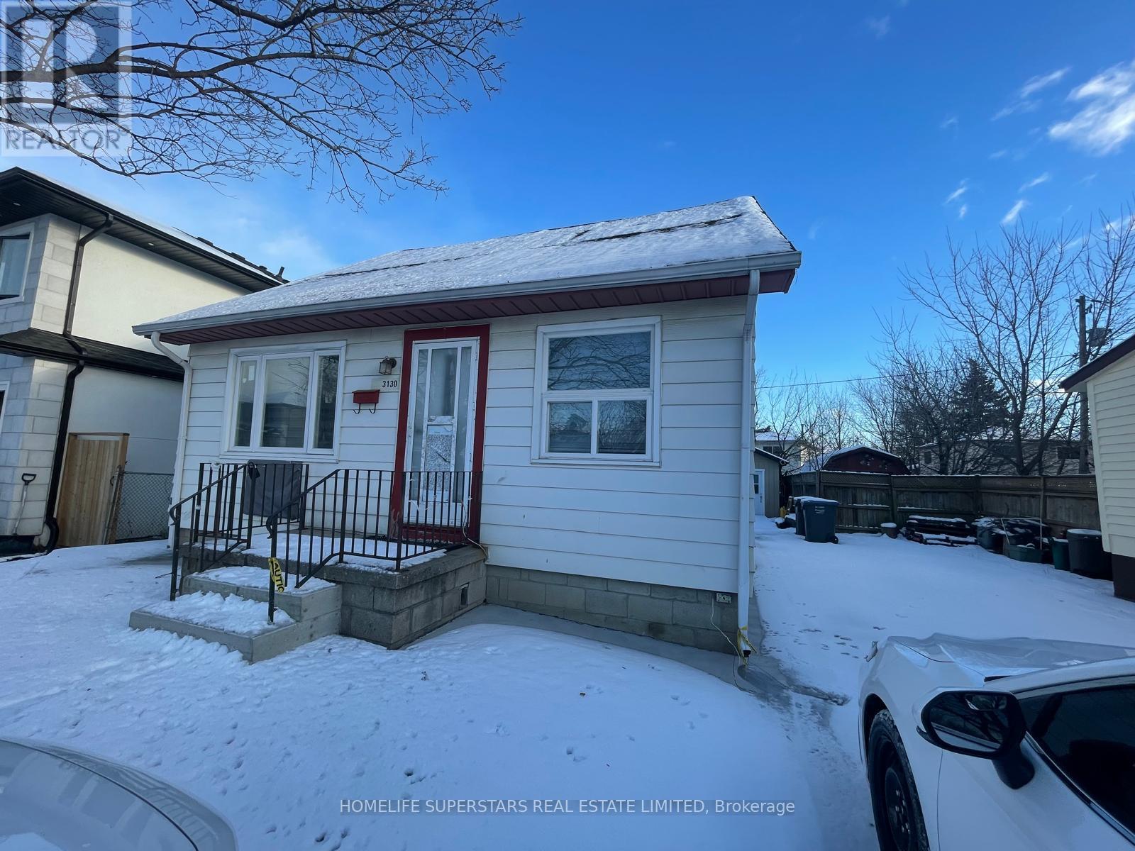 3130 Merritt Avenue, Mississauga, Ontario  L4T 1P3 - Photo 1 - W12681258