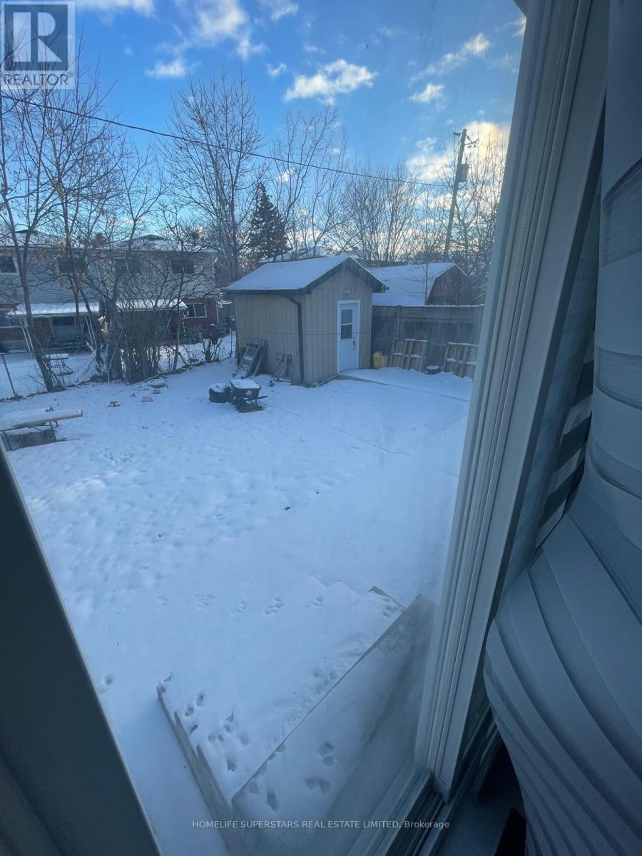 3130 Merritt Avenue, Mississauga, Ontario  L4T 1P3 - Photo 15 - W12681258