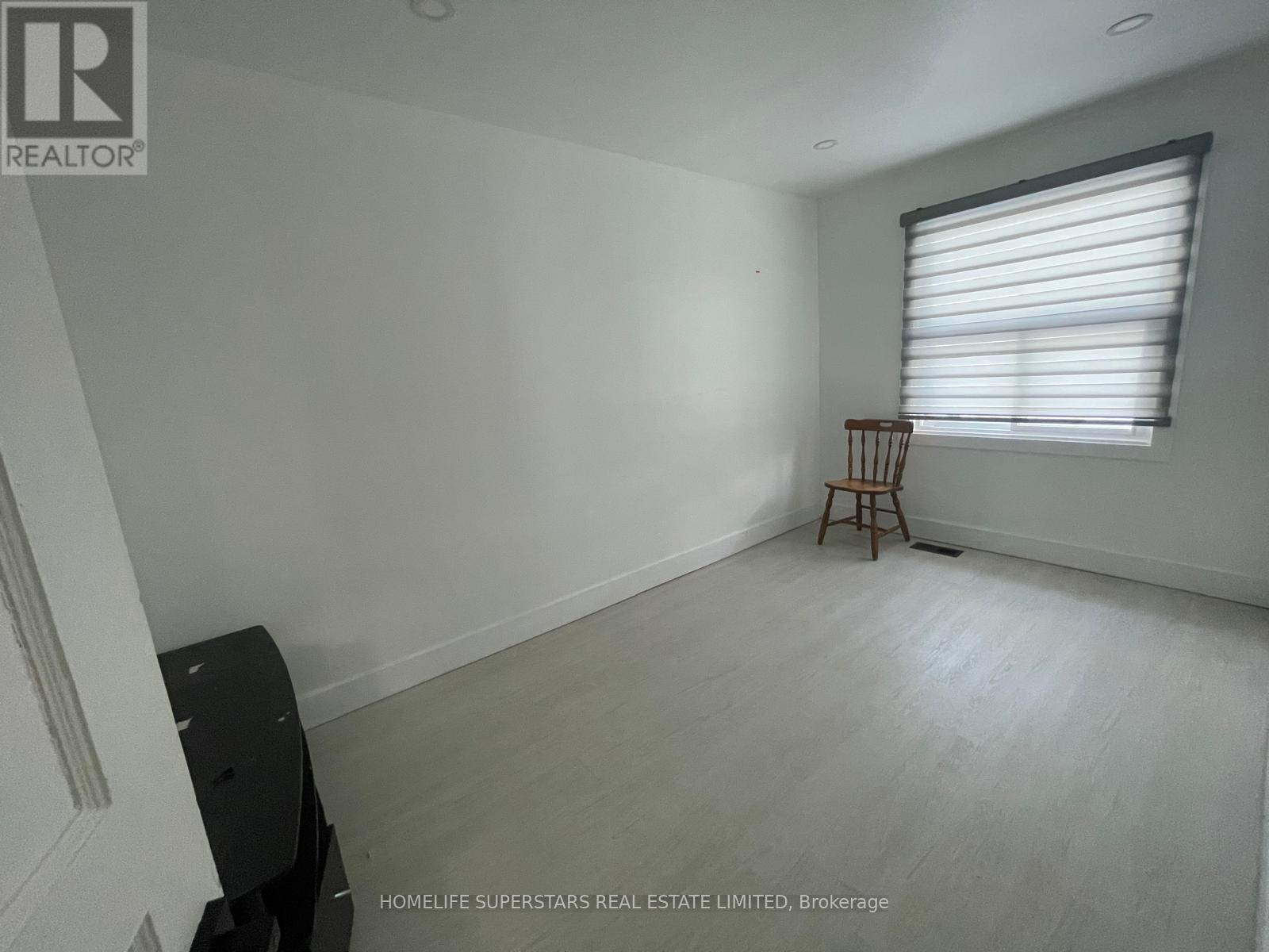 3130 Merritt Avenue, Mississauga, Ontario  L4T 1P3 - Photo 6 - W12681258