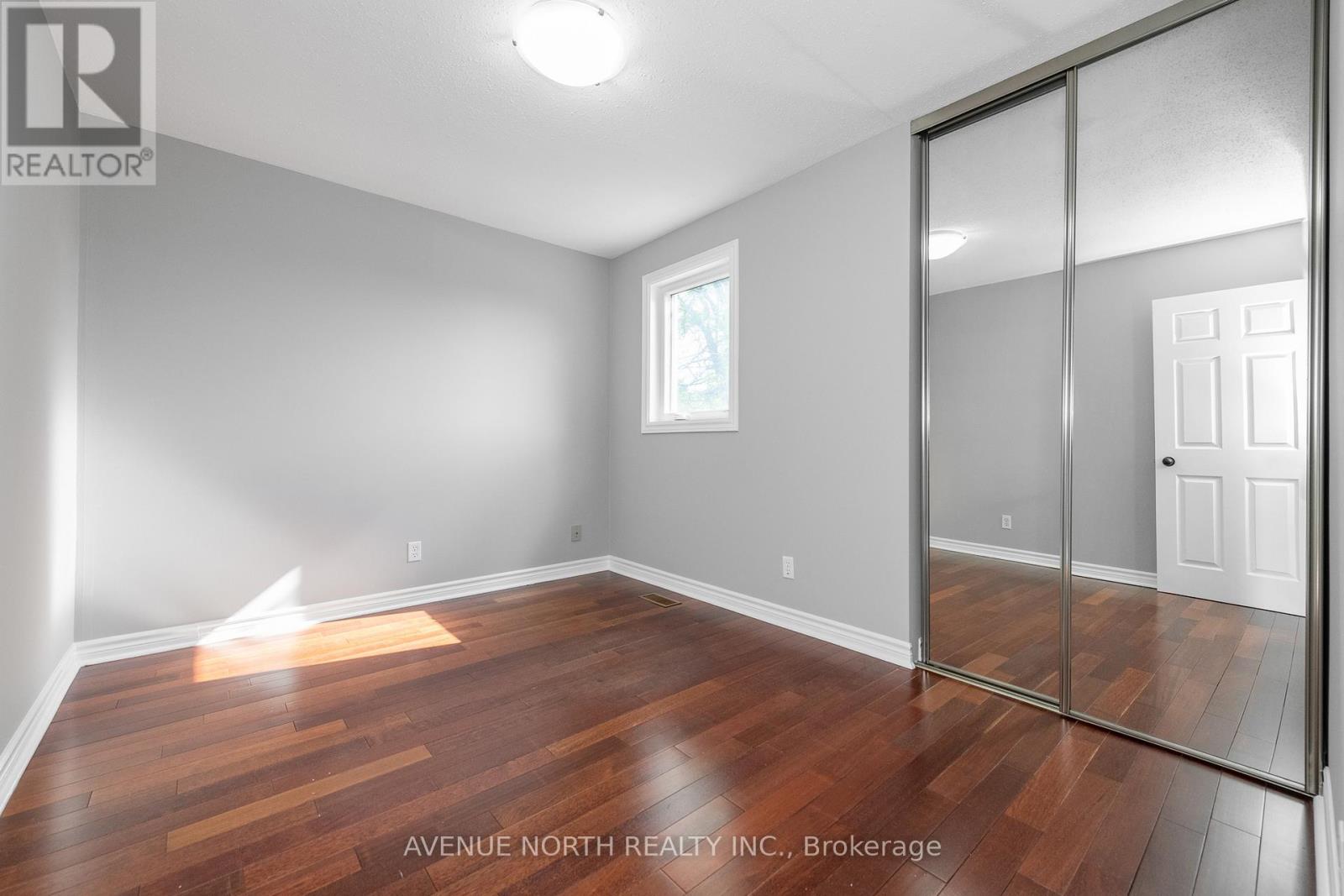 2 Chickasaw Crescent, Ottawa, Ontario  K2M 1M3 - Photo 37 - X12401058