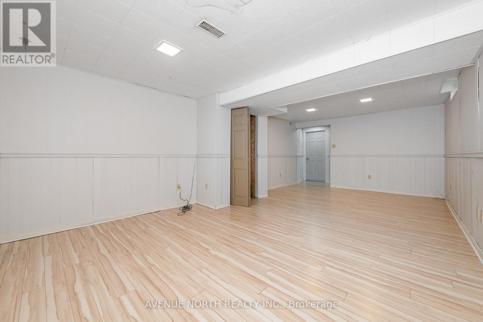 2 Chickasaw Crescent, Ottawa, Ontario  K2M 1M3 - Photo 44 - X12401058