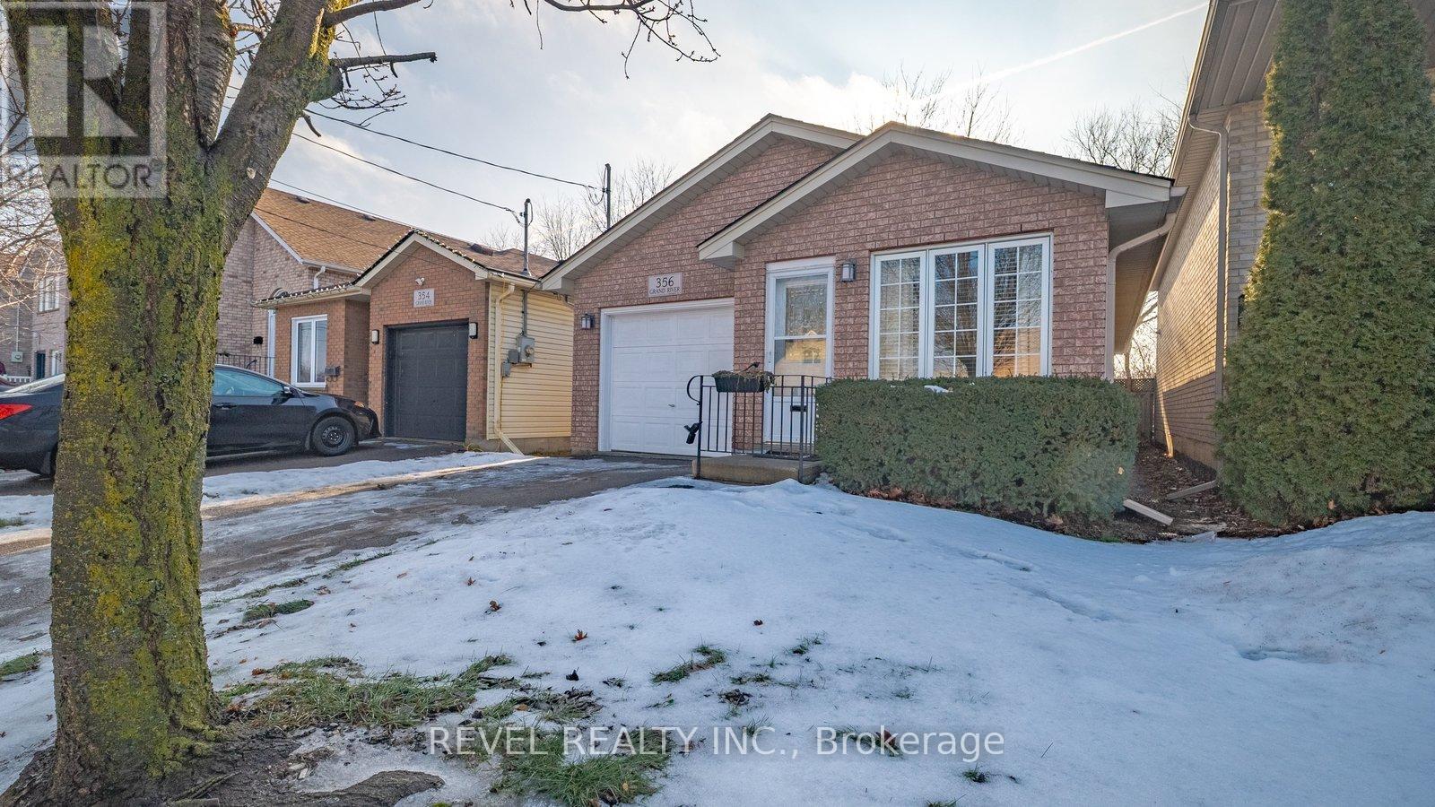 356 Grand River Avenue, Brantford, Ontario  N3T 4Y8 - Photo 3 - X12681078