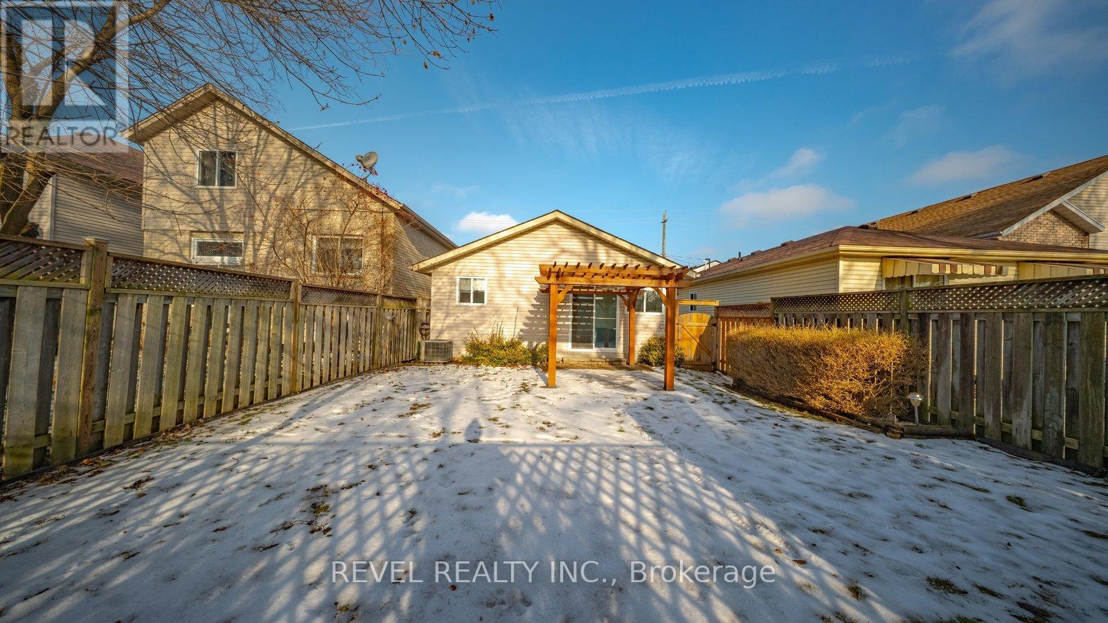 356 Grand River Avenue, Brantford, Ontario  N3T 4Y8 - Photo 34 - X12681078