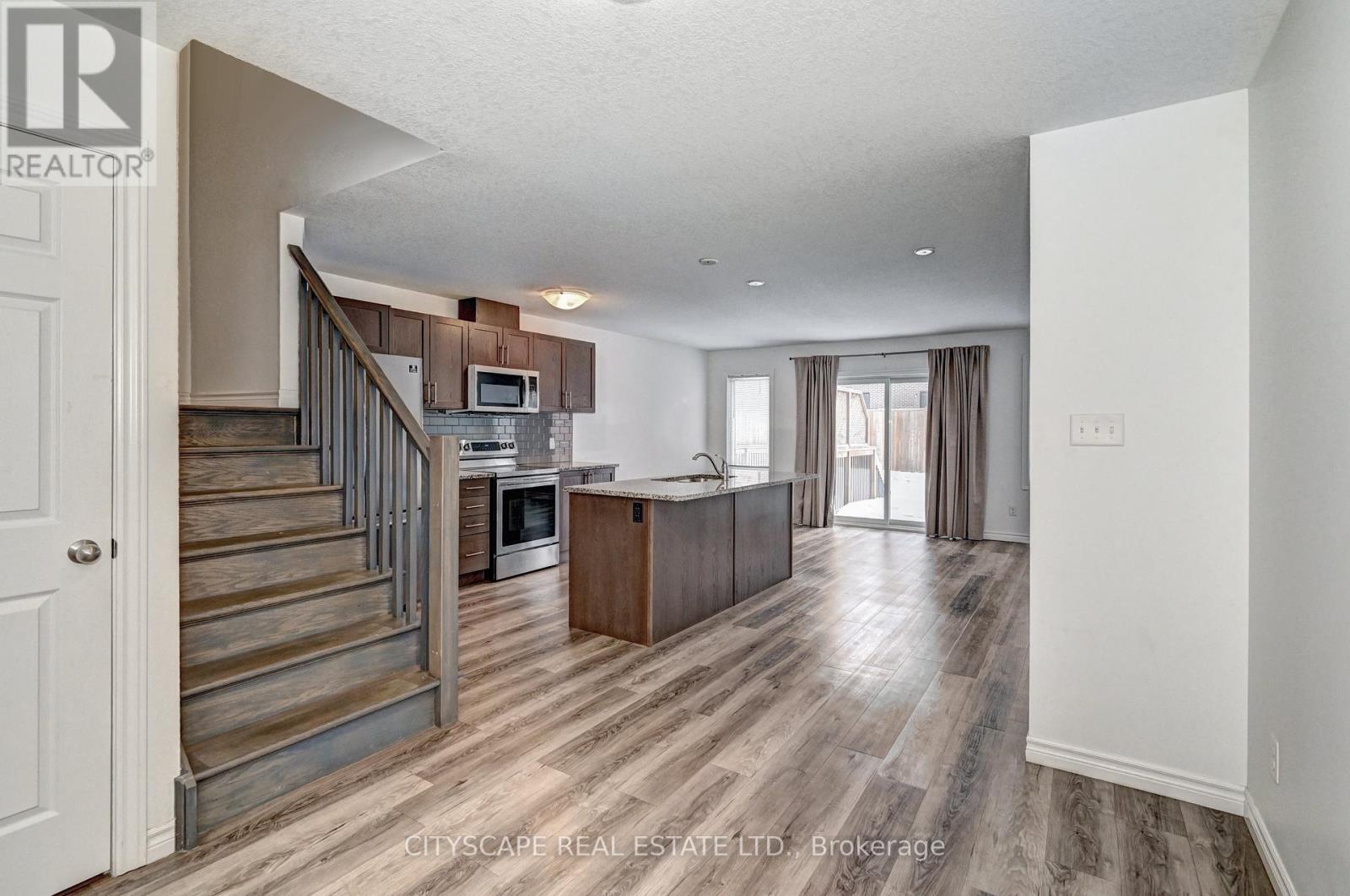 21 Woodedge Circle, Kitchener, Ontario  N2R 0P8 - Photo 22 - X12681114