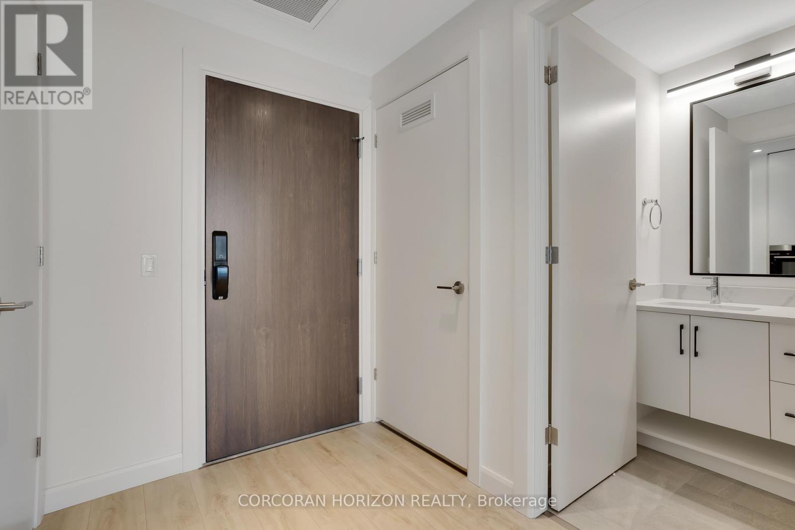 1809 - 741 King Street W, Kitchener, Ontario  N2G 0E9 - Photo 13 - X12681174