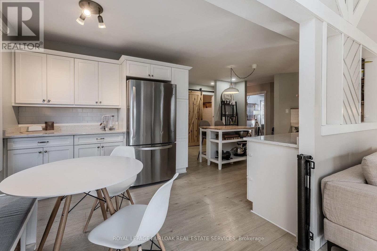 347 Delancey Boulevard, Hamilton, Ontario  L9B 2B4 - Photo 7 - X12681188