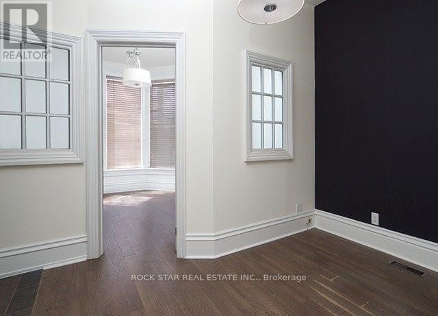 111 Ainslie Street N, Cambridge, Ontario  N1R 3P2 - Photo 4 - X12681226