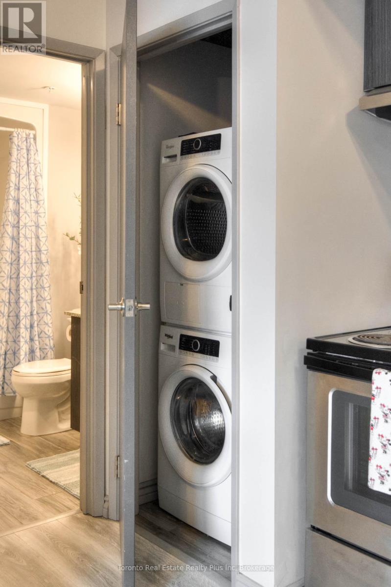 G216 - 275 Larch Street, Waterloo, Ontario  N2L 3R2 - Photo 12 - X12681248