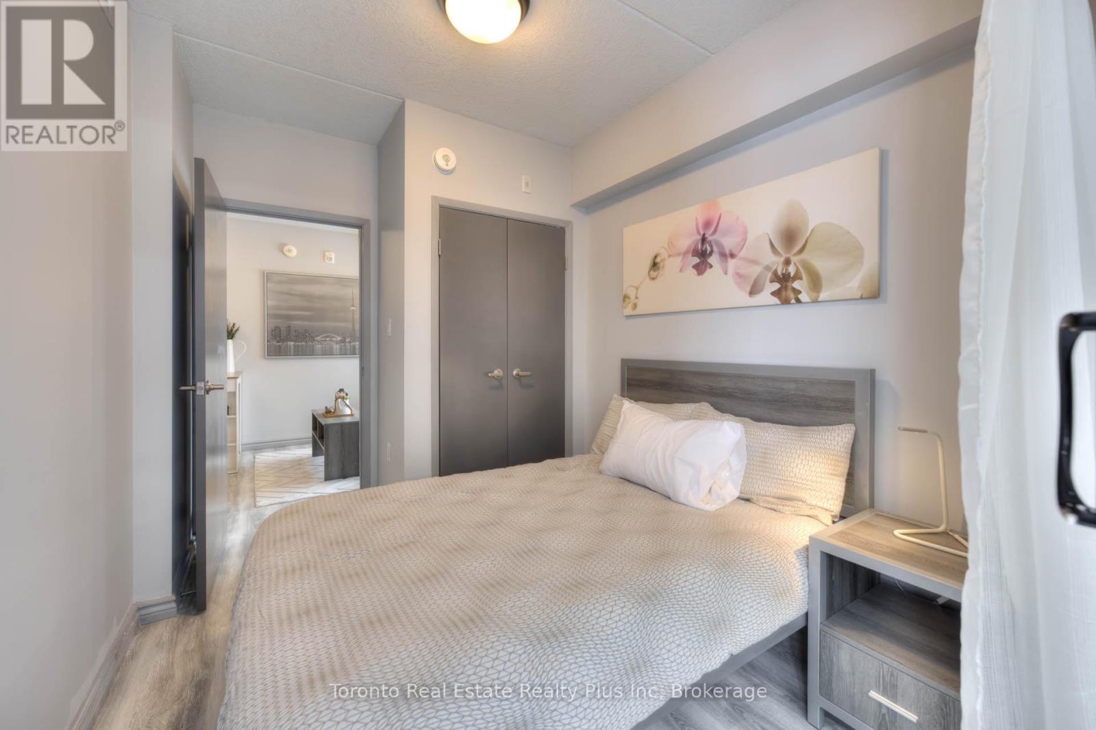 G216 - 275 Larch Street, Waterloo, Ontario  N2L 3R2 - Photo 15 - X12681248