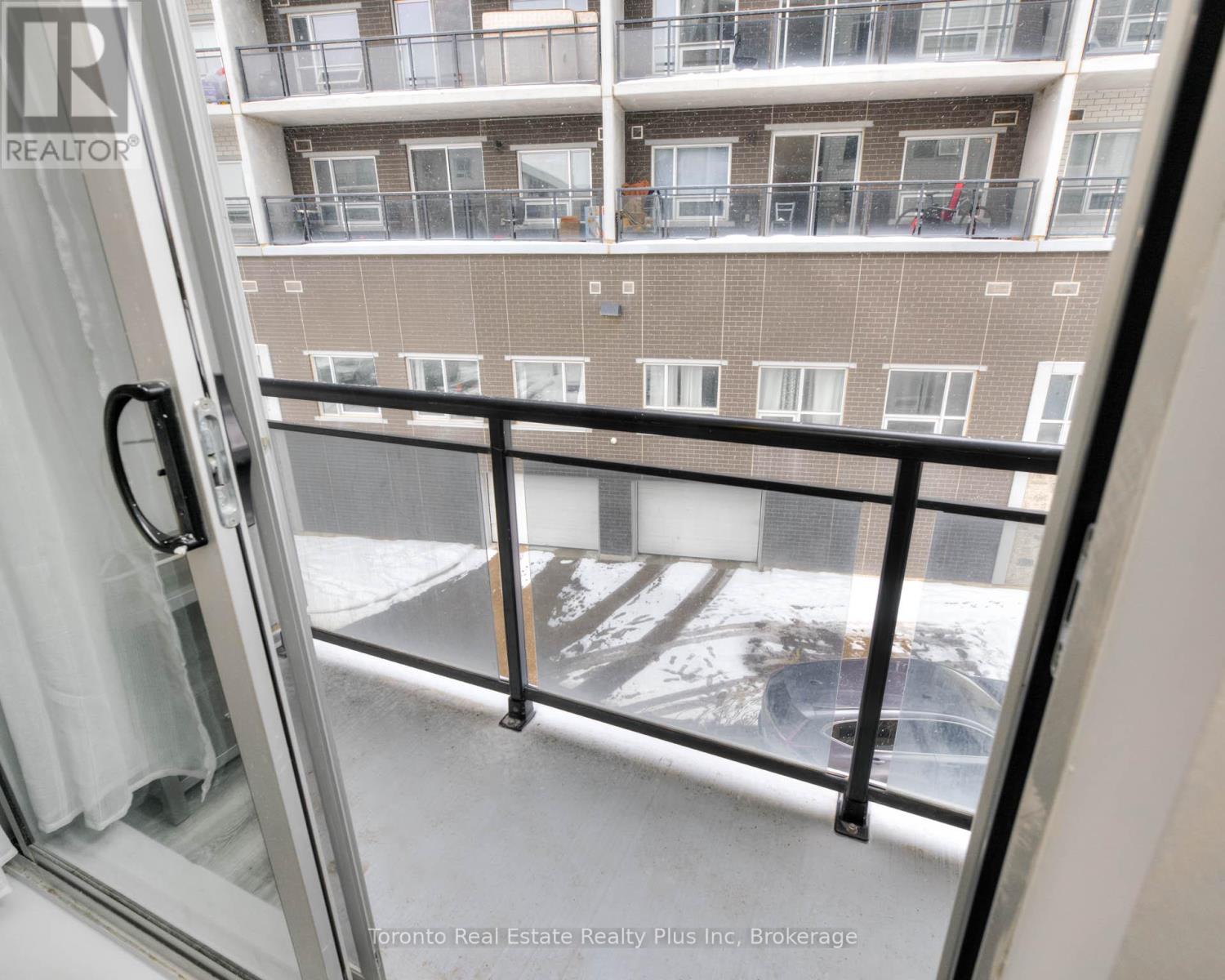 G216 - 275 Larch Street, Waterloo, Ontario  N2L 3R2 - Photo 17 - X12681248