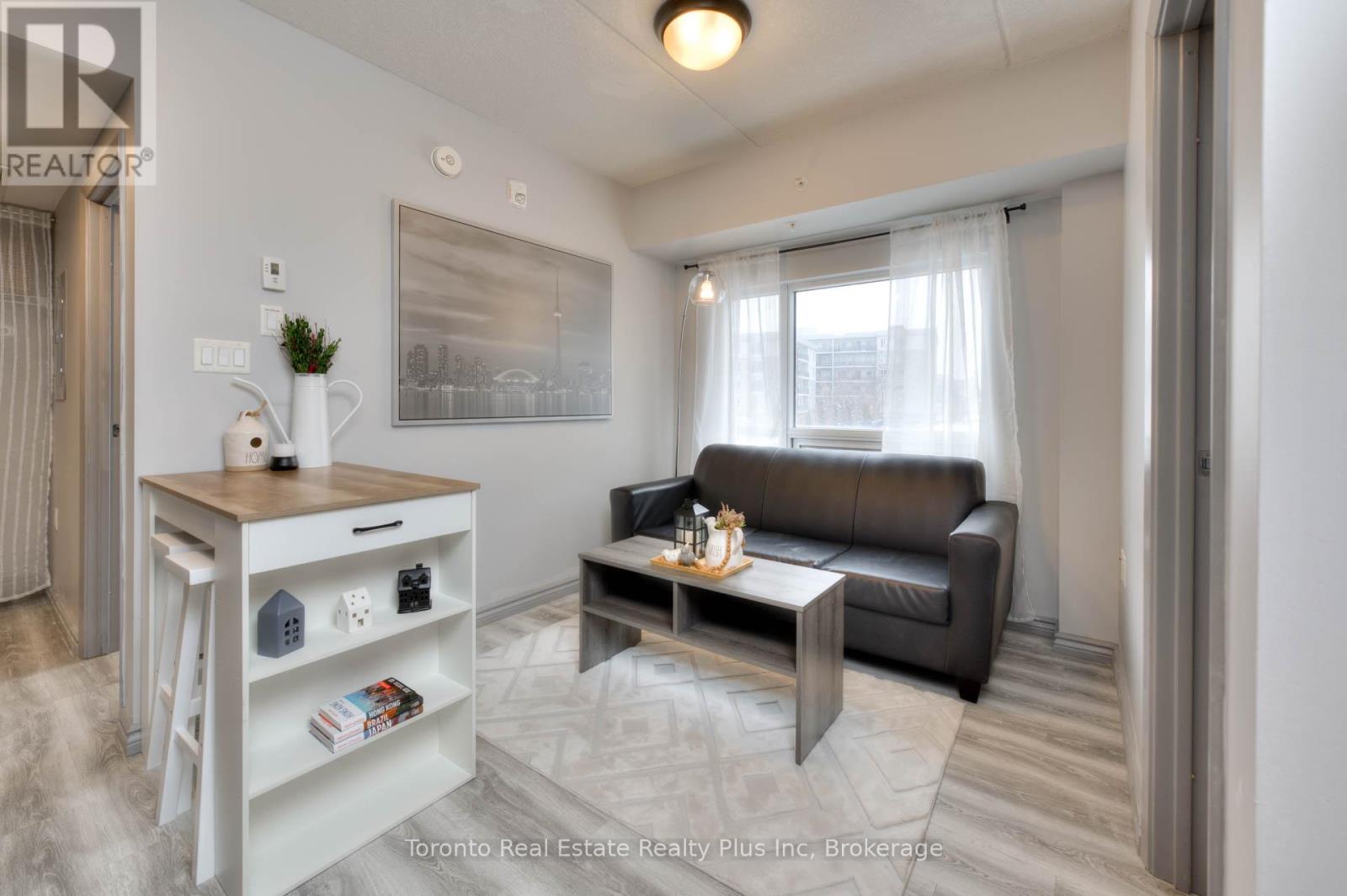 G216 - 275 Larch Street, Waterloo, Ontario  N2L 3R2 - Photo 9 - X12681248