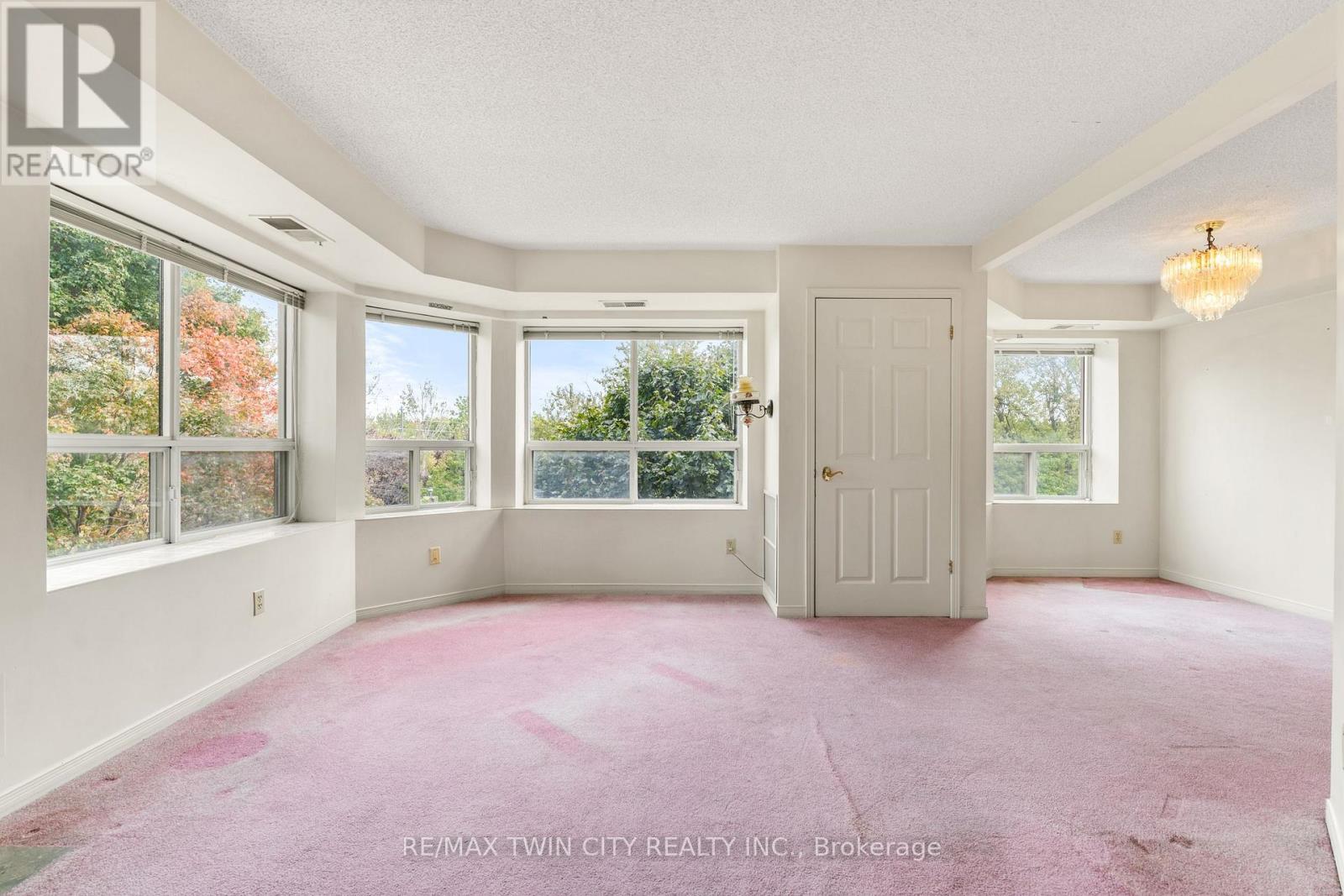 404 - 281 Bristol Street, Guelph, Ontario  N1H 8J3 - Photo 10 - X12681254