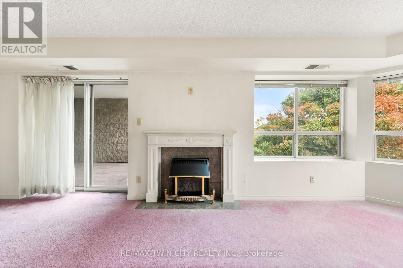 404 - 281 Bristol Street, Guelph, Ontario  N1H 8J3 - Photo 13 - X12681254